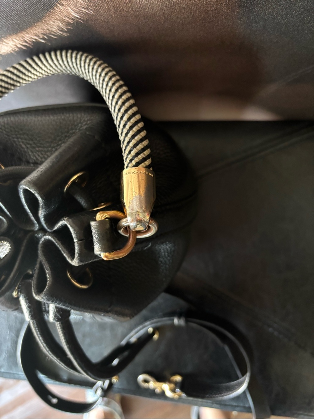 Marc Jacobs The Bucket Bag Black Leather - Picture 5 of 16